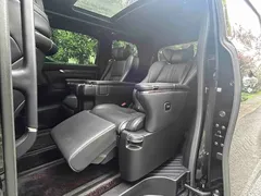 2023 Toyota Vellfire Hybrid 2.5L HV Premium, чёрный — фото 11
