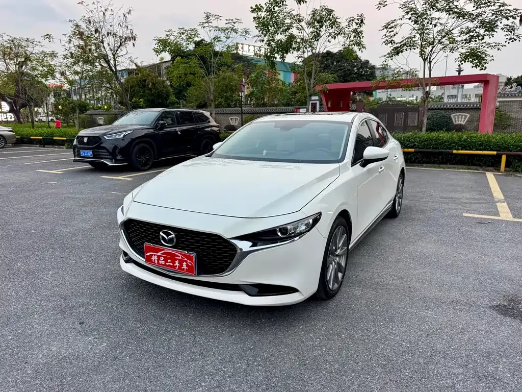 2023 Mazda 3 2.0L AT