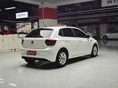 2021 Volkswagen Polo Plus 1.5L AT Colorful Tech, белый — фото 11