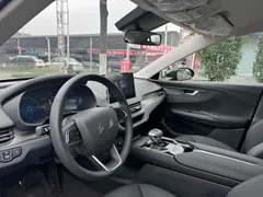 2023 Hongqi E-QM5, чёрный — фото 6