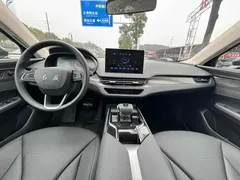 2023 Hongqi E-QM5, чёрный — фото 8