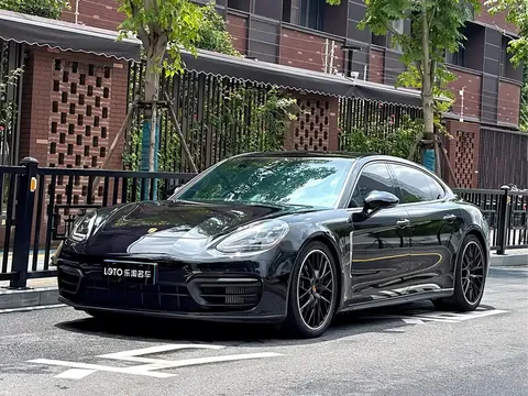 2023 Porsche Panamera 4 2.9T
