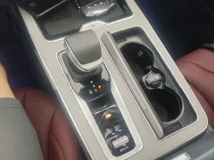 2025 Hongqi HS5 2.0T 4WD Pro — фото 14