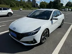 2022 Hyundai Elantra 1.5L CVT LUX Premium, белый — фото 1