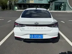 2022 Hyundai Elantra 1.5L CVT LUX Premium, белый — фото 5