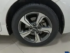 2020 Kia Cerato 1.5L CVT Sunroof, белый — фото 6