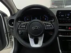 2020 Kia Cerato 1.5L CVT Sunroof, белый — фото 15