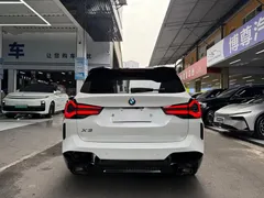 2023 BMW X3 xDrive25i M, белый — фото 24