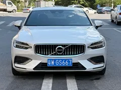 2022 Volvo S60 B4 Luxury, белый — фото 2