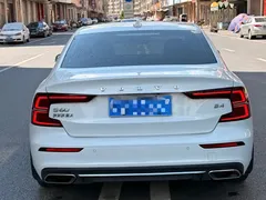 2022 Volvo S60 B4 Luxury, белый — фото 12