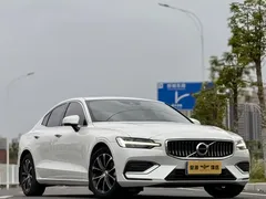 2022 Volvo S60 B4 Luxury, белый — фото 13