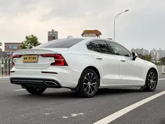 2022 Volvo S60 B4 Luxury, белый — фото 20