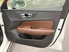 2022 Volvo S60 B4 Luxury, белый — фото 26