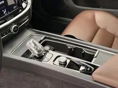 2022 Volvo S60 B4 Luxury, белый — фото 33
