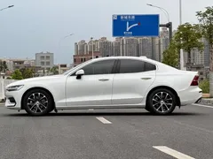 2022 Volvo S60 B4 Luxury, белый — фото 35