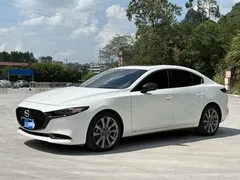 2021 Mazda 3 2.0L AT, белый — фото 1