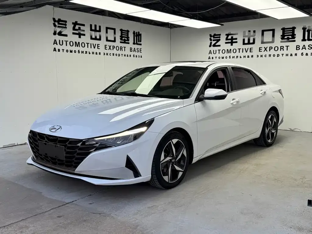 2022 Hyundai Elantra 1.5L CVT LUX Premium