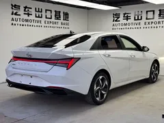 2022 Hyundai Elantra 1.5L CVT LUX Premium, белый — фото 6
