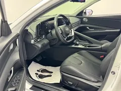 2022 Hyundai Elantra 1.5L CVT LUX Premium, белый — фото 7