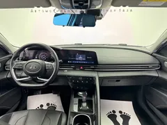 2022 Hyundai Elantra 1.5L CVT LUX Premium, белый — фото 9