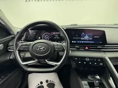 2022 Hyundai Elantra 1.5L CVT LUX Premium, белый — фото 11