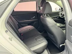 2022 Hyundai Elantra 1.5L CVT LUX Premium, белый — фото 13