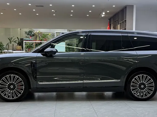 2026 Nio ES8 6-seat Executive Luxury