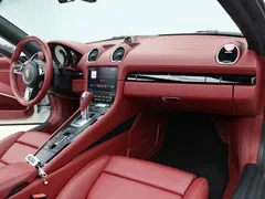 2022 Porsche 718 Boxster T 2.0T, белый — фото 15