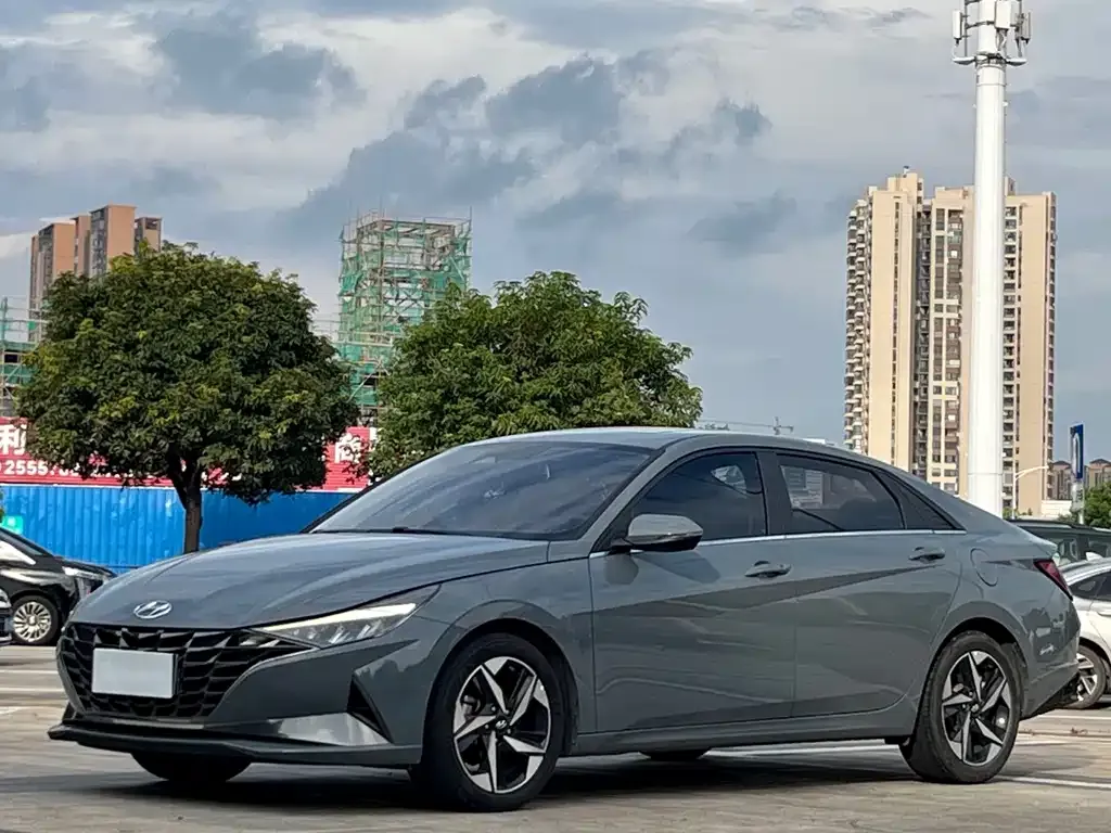 2021 Hyundai Elantra 1.5L CVT LUX Premium