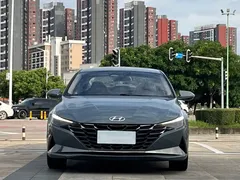 2021 Hyundai Elantra 1.5L CVT LUX Premium — фото 2