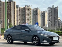 2021 Hyundai Elantra 1.5L CVT LUX Premium — фото 3