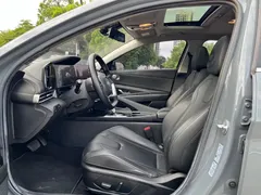 2021 Hyundai Elantra 1.5L CVT LUX Premium — фото 4