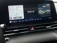 2021 Hyundai Elantra 1.5L CVT LUX Premium — фото 12