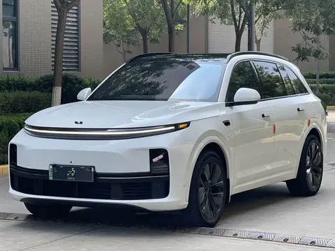 2023 Li Auto L7 Pro