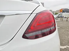 2020 Mercedes-Benz C-Class C 200 L Sport, белый — фото 12