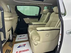 2021 Toyota Alphard Hybrid 2.5L Premium, белый — фото 10