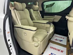 2021 Toyota Alphard Hybrid 2.5L Premium, белый — фото 18