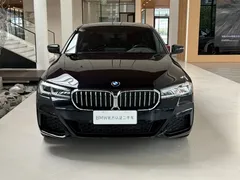2022 BMW 5 Series 5 525Li M, чёрный — фото 10
