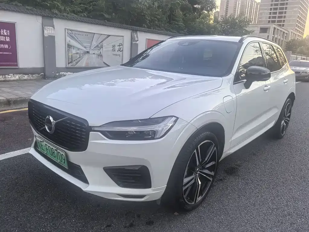 2021 Volvo XC60 Hybrid T8 E Hybrid Sport
