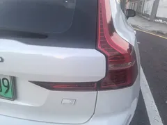 2021 Volvo XC60 Hybrid T8 E Hybrid Sport, белый — фото 13
