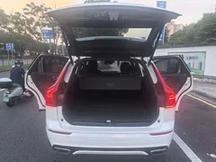 2021 Volvo XC60 Hybrid T8 E Hybrid Sport, белый — фото 14