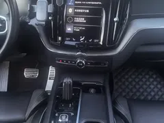 2021 Volvo XC60 Hybrid T8 E Hybrid Sport, белый — фото 15