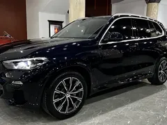 2021 BMW X5 M Sport Package, чёрный — фото 2