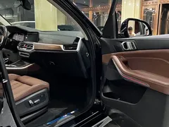 2021 BMW X5 M Sport Package, чёрный — фото 17