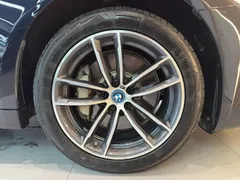 2022 BMW 5 Series 5 535Le M, чёрный — фото 12