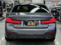 2022 BMW 5 Series 5 530i M — фото 6