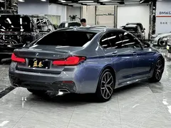 2022 BMW 5 Series 5 530i M — фото 7