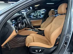 2022 BMW 5 Series 5 530i M — фото 8