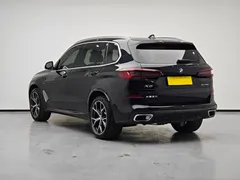 2022 BMW X5 40Li M, чёрный — фото 17