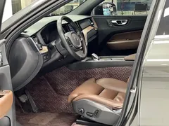 2022 Volvo XC60 B5 4WD Luxury — фото 4